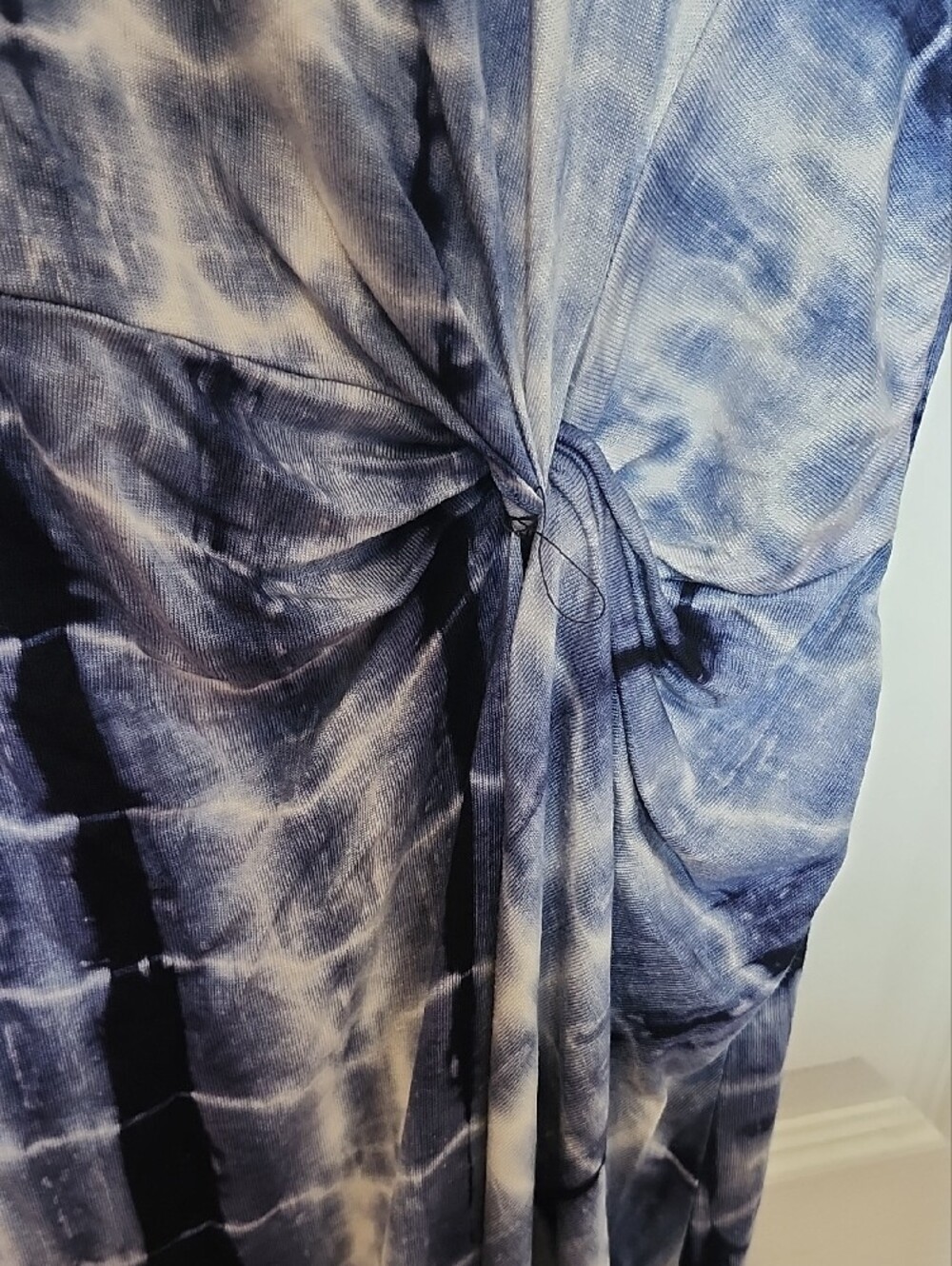 Olivia Rae Navy and White Tie-Dye Knot Side Tunic Dress With Short Sleeves - Picture 9 of 13